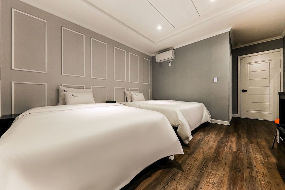 undefined ING Hotel 4