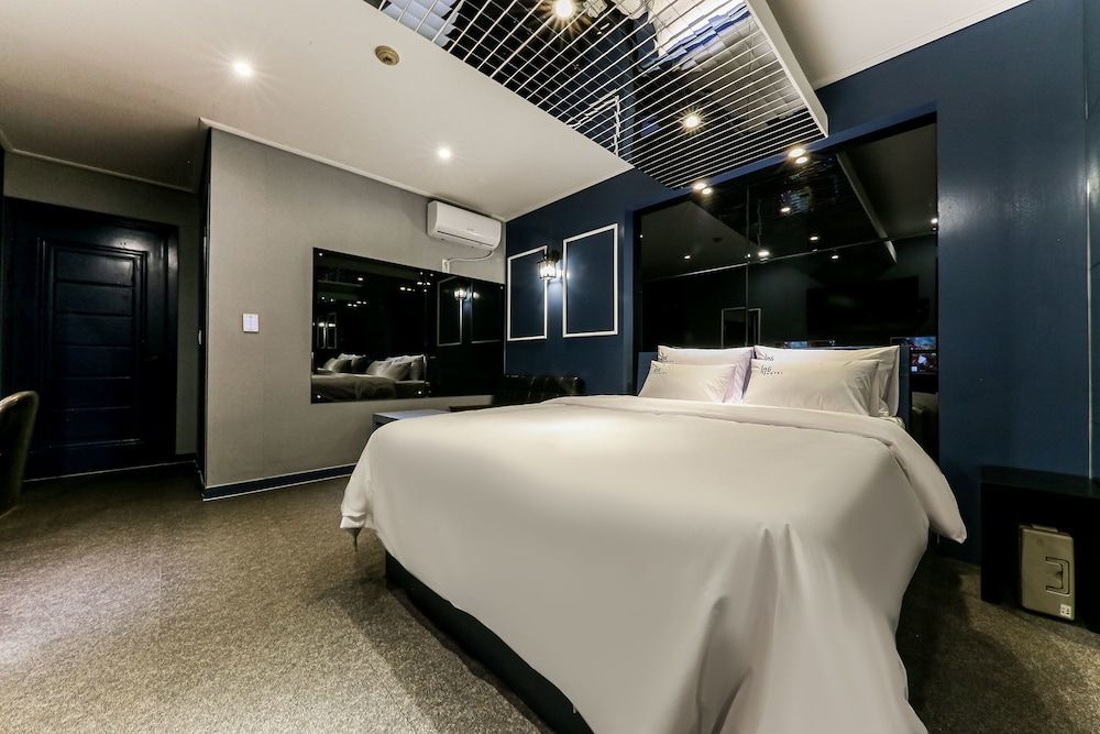 undefined ING Hotel 9