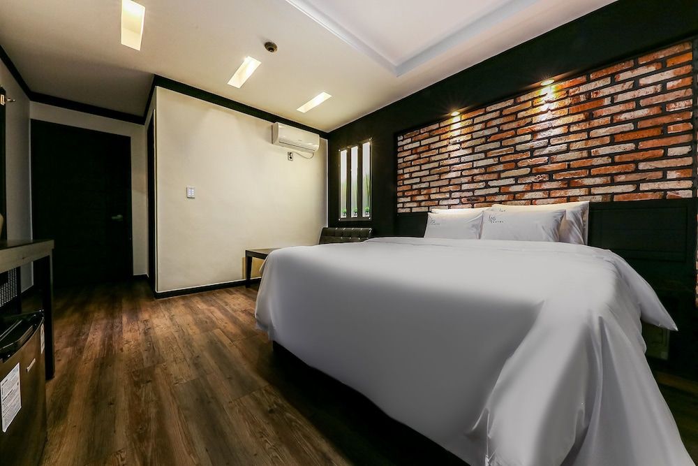 undefined ING Hotel 3