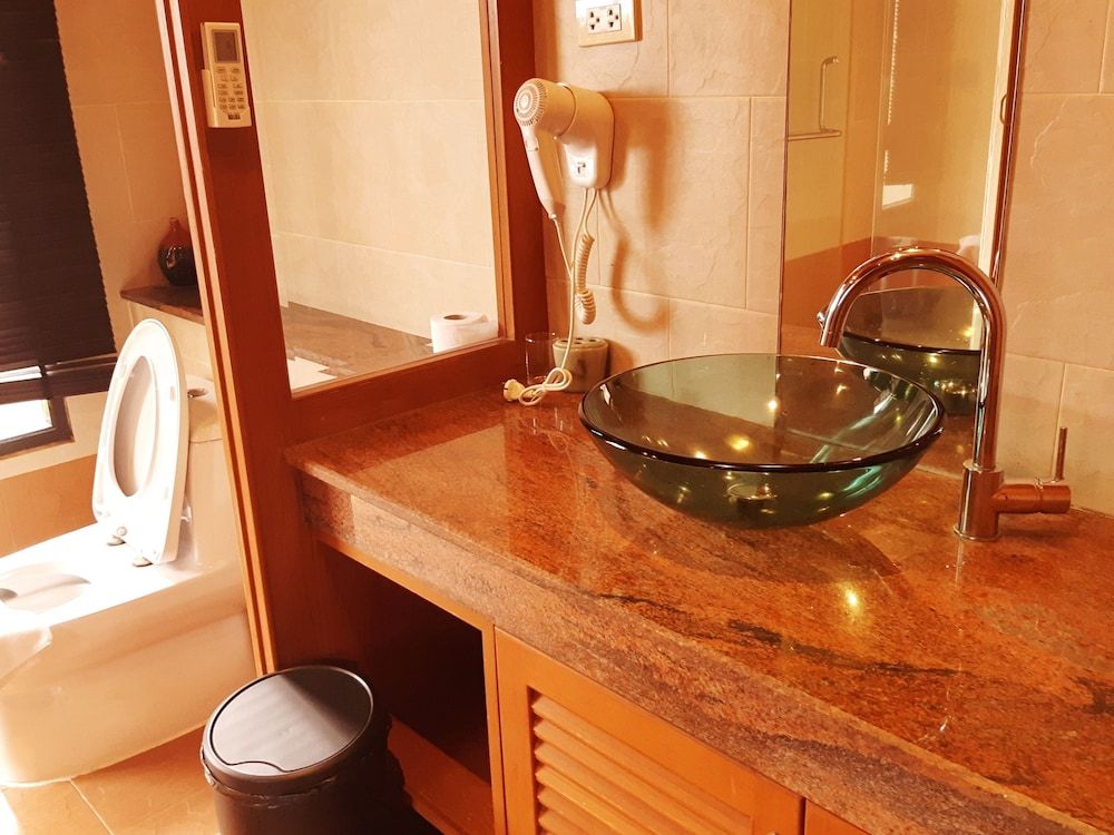 Punnapha Pool Villa Pattaya 4-Bedroom Pool Villa 13