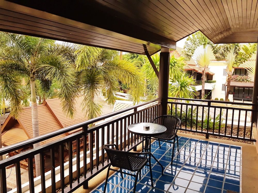 Punnapha Pool Villa Pattaya 4-Bedroom Pool Villa 10