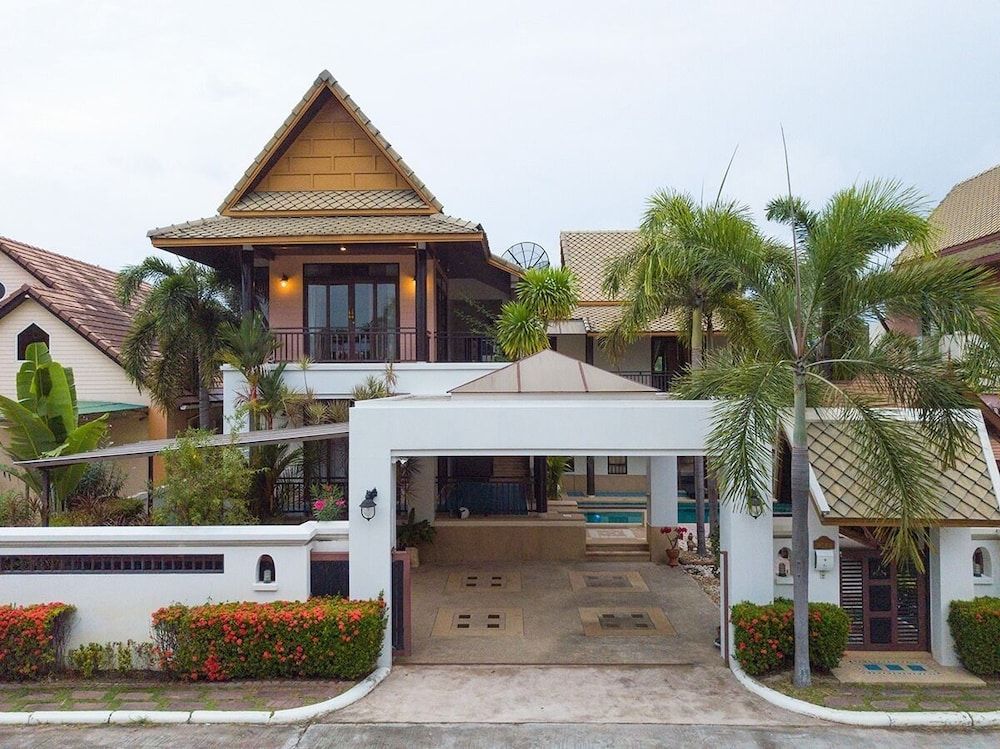 undefined Punnapha Pool Villa  Pattaya 3