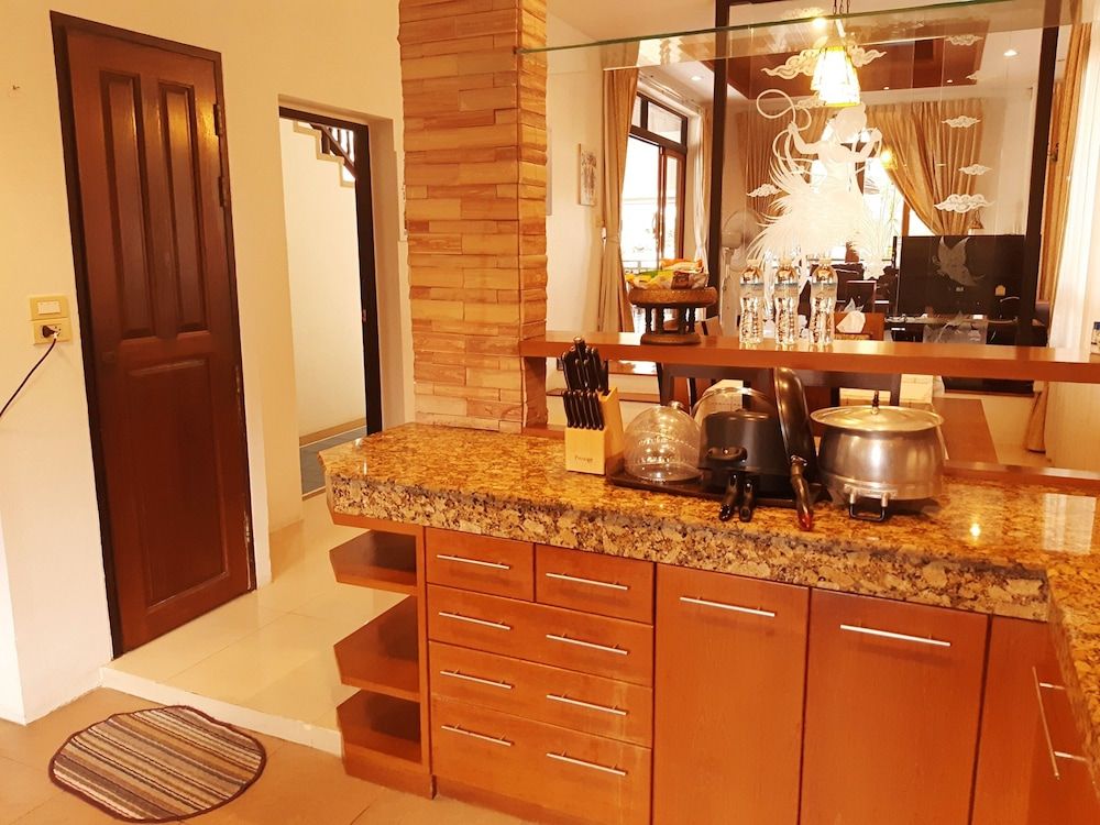 Punnapha Pool Villa Pattaya 4-Bedroom Pool Villa 16