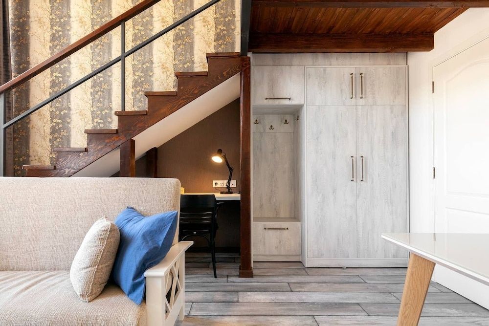 Cozy Studios on Freedom Square Luxury Studio, Kitchen, Courtyard View 29