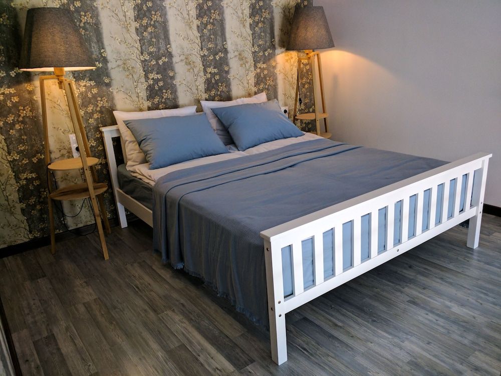 Cozy Studios on Freedom Square Luxury Studio, Kitchen, Courtyard View 35