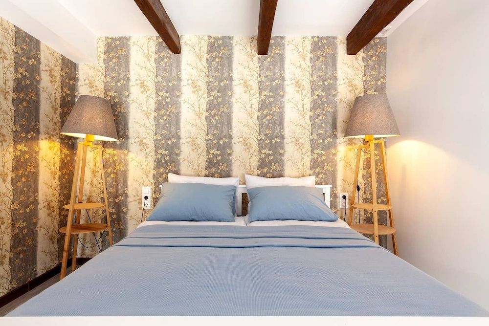 Cozy Studios on Freedom Square Luxury Studio, Kitchen, Courtyard View 18