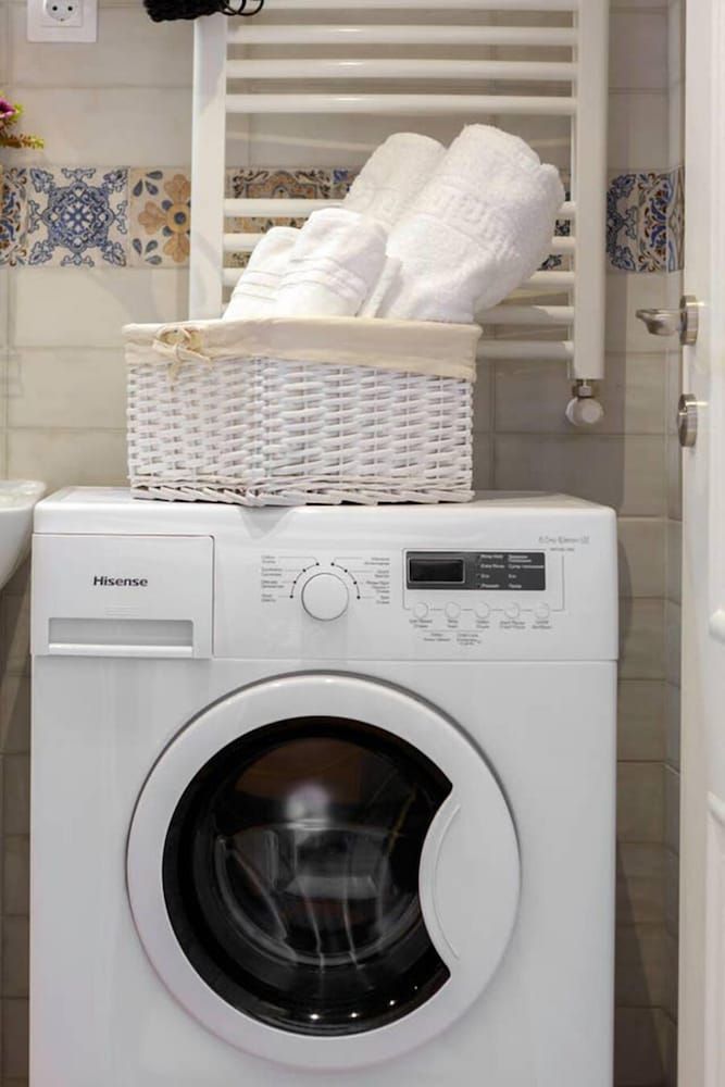 Cozy Studios on Freedom Square Luxury Studio, Kitchen, Courtyard View 20