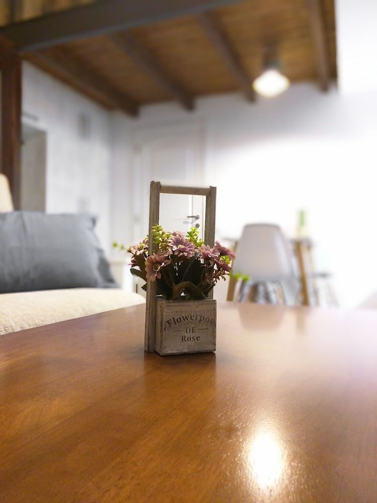 Cozy Studios on Freedom Square Luxury Studio, Kitchen, Courtyard View 43