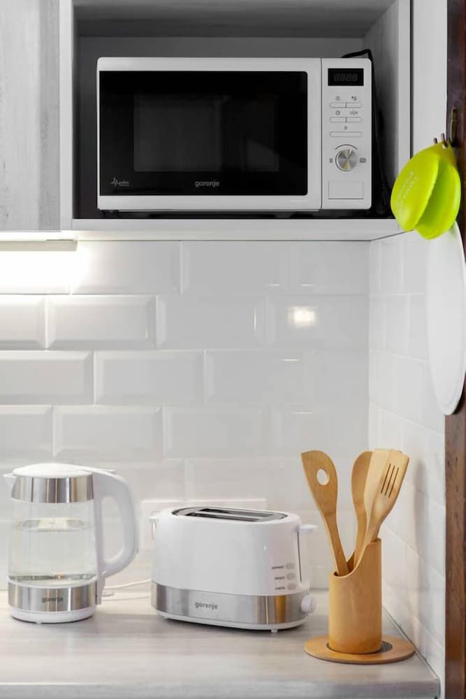 Cozy Studios on Freedom Square Luxury Studio, Kitchen, Courtyard View 31