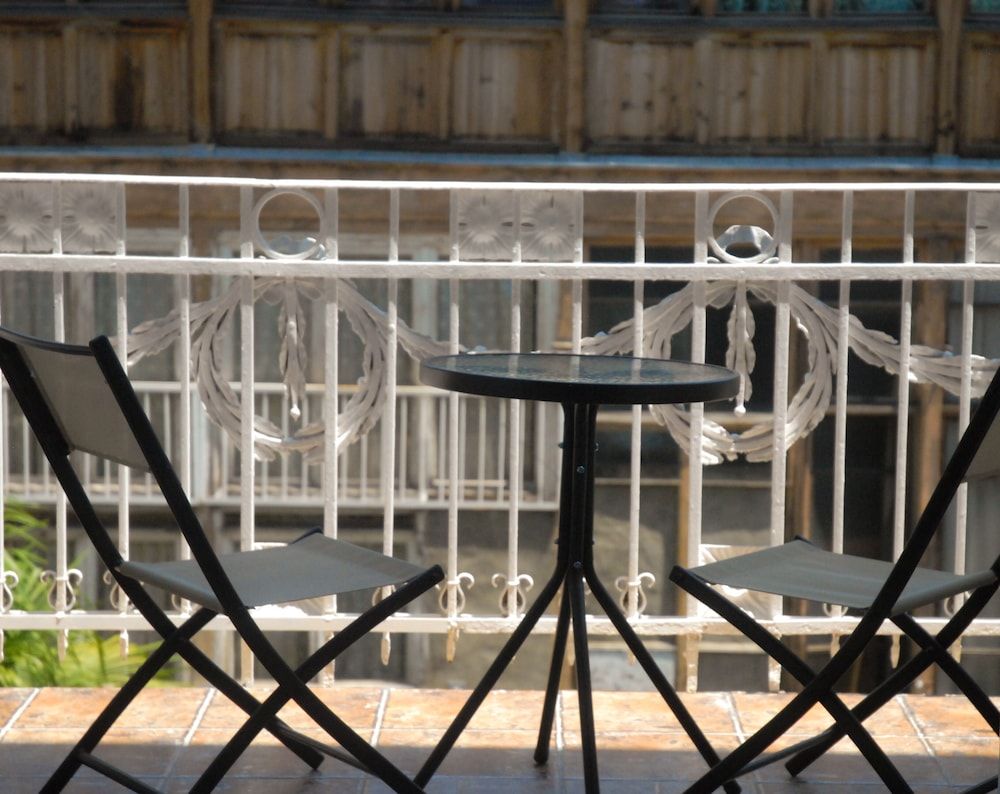 Cozy Studios on Freedom Square Luxury Studio, Kitchen, Courtyard View 39