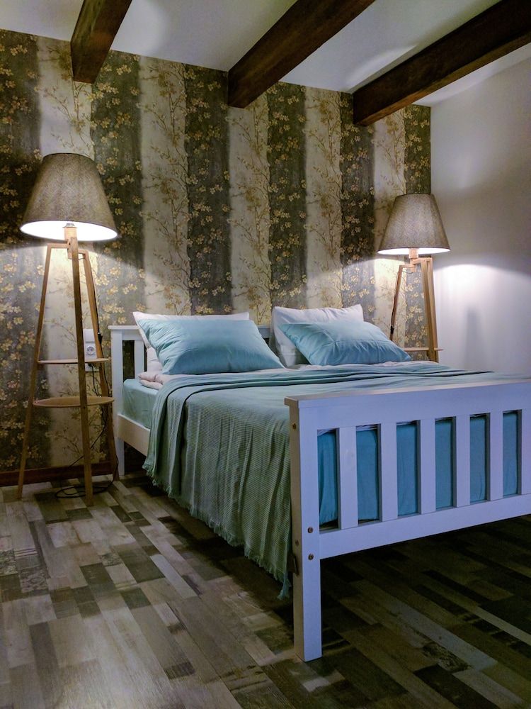 Cozy Studios on Freedom Square Luxury Studio, Kitchen, Courtyard View 59