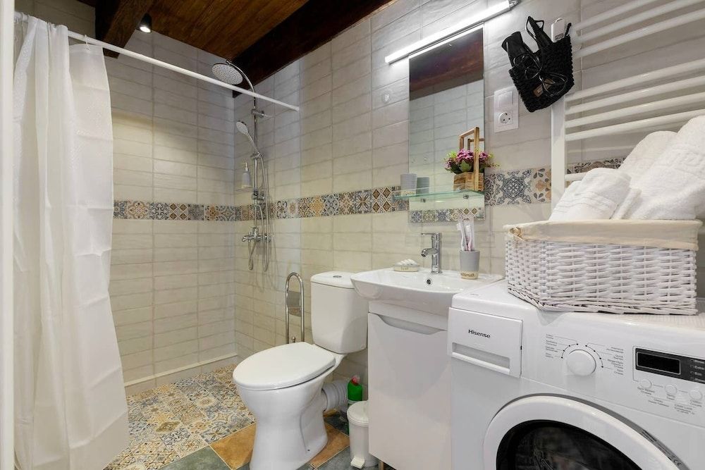 Cozy Studios on Freedom Square Luxury Studio, Kitchen, Courtyard View 26