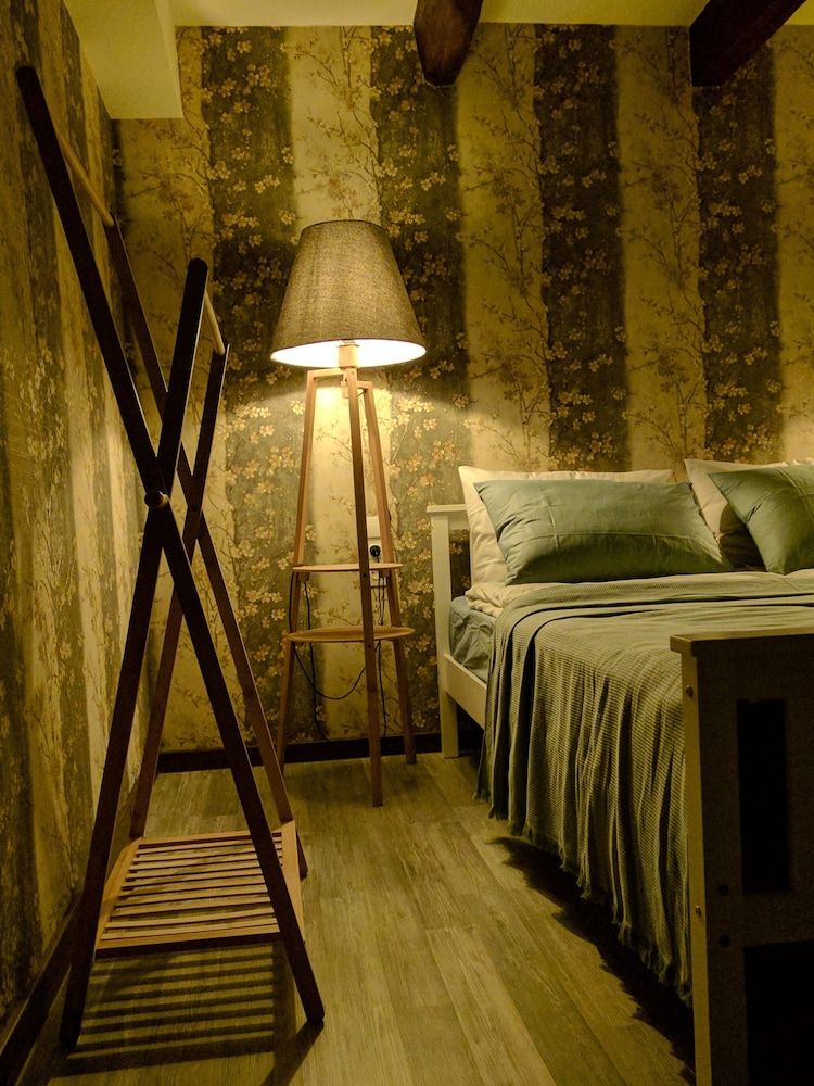 Cozy Studios on Freedom Square Luxury Studio, Kitchen, Courtyard View 28