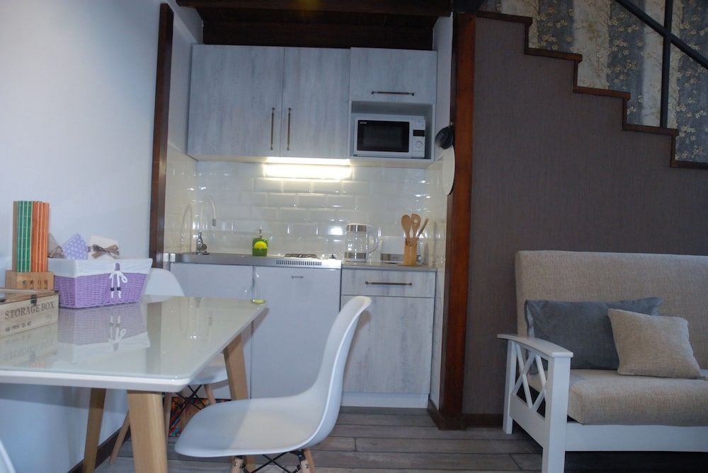 Cozy Studios on Freedom Square Luxury Studio, Kitchen, Courtyard View 41