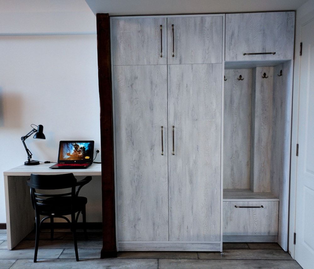 Cozy Studios on Freedom Square Luxury Studio, Kitchen, Courtyard View 49