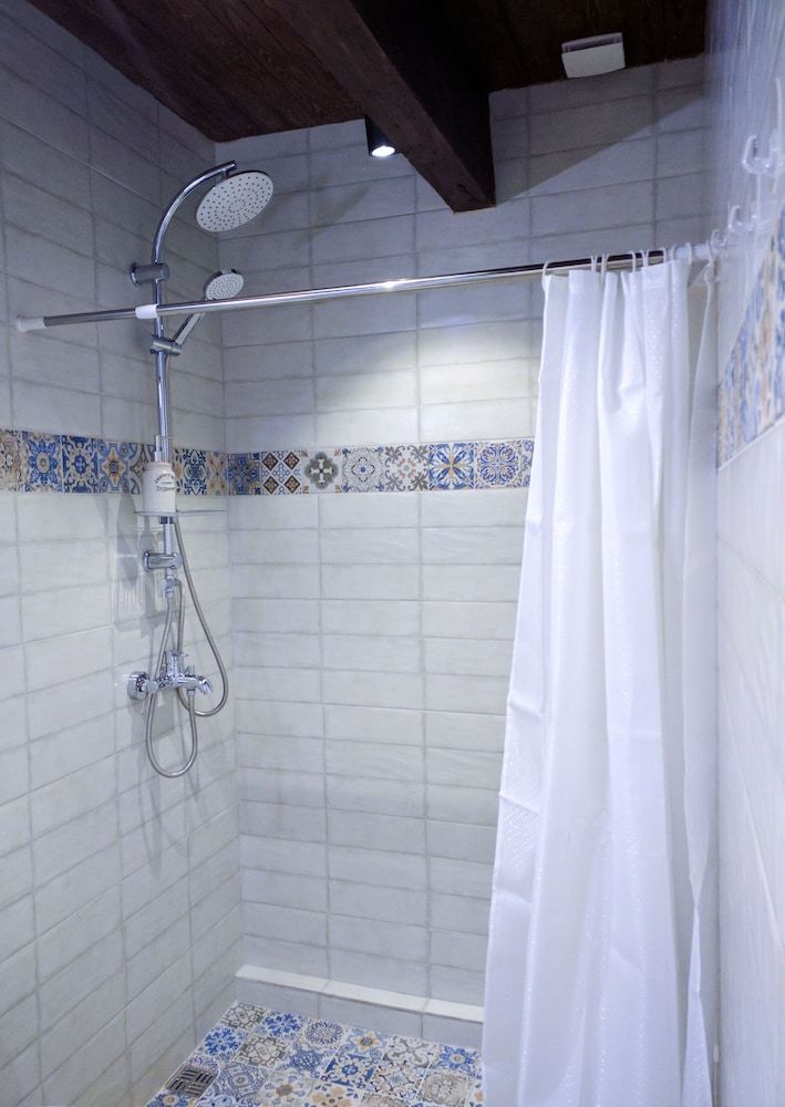 Cozy Studios on Freedom Square Luxury Studio, Kitchen, Courtyard View 64