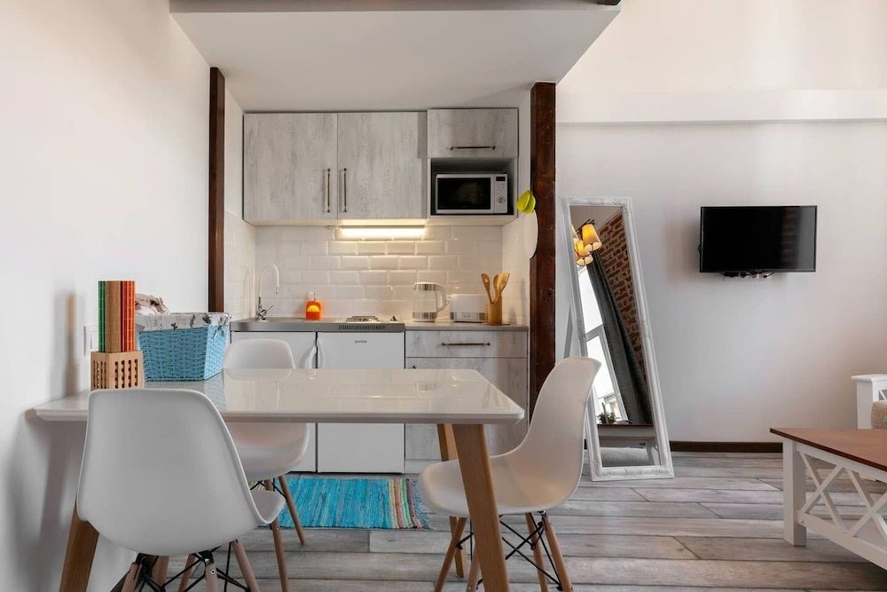 Cozy Studios on Freedom Square Luxury Studio, Kitchen, Courtyard View 45