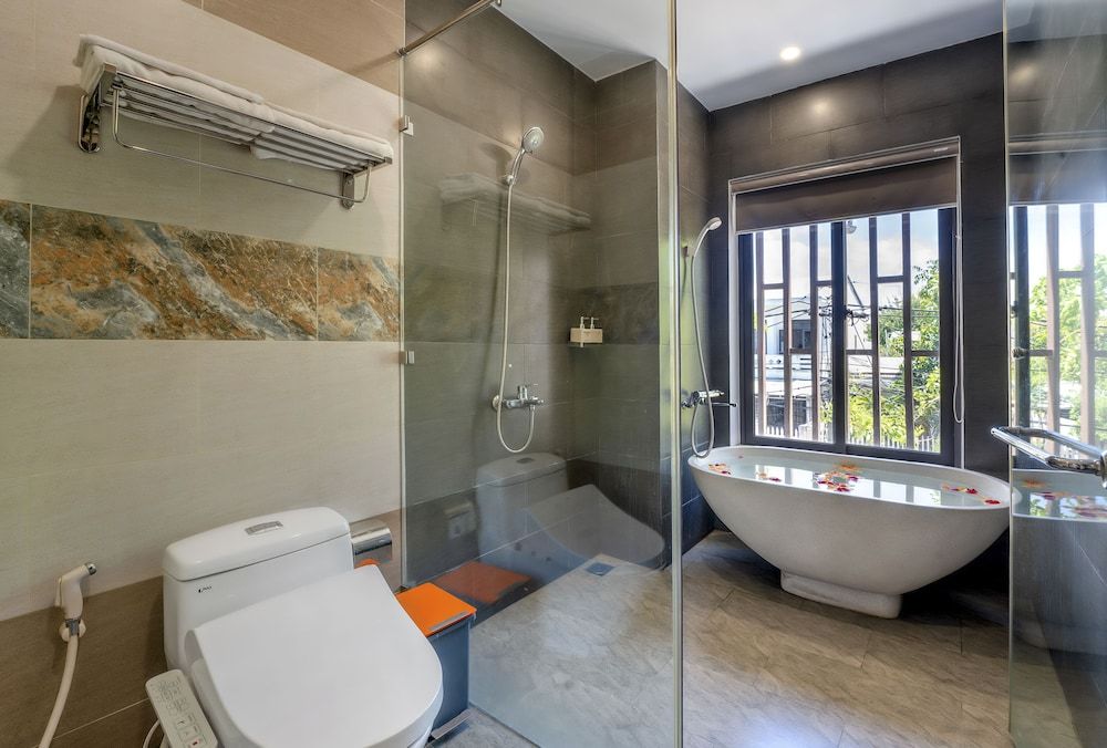 December Hoi An Villa Senior Room, 1 King Bed, Pool View 9