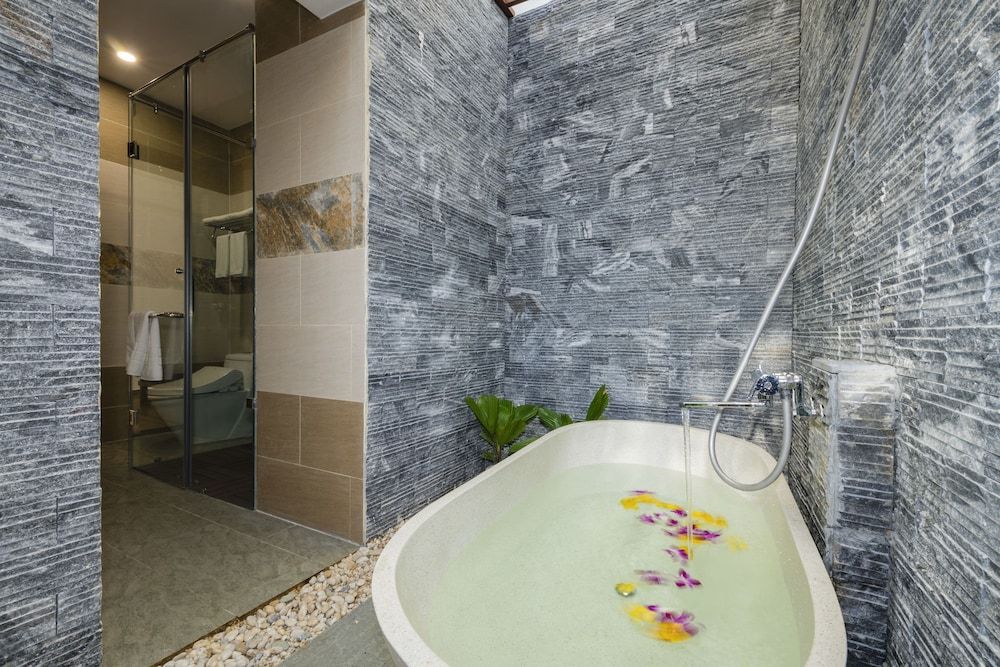 December Hoi An Villa Senior Room, 1 King Bed, Pool View 10