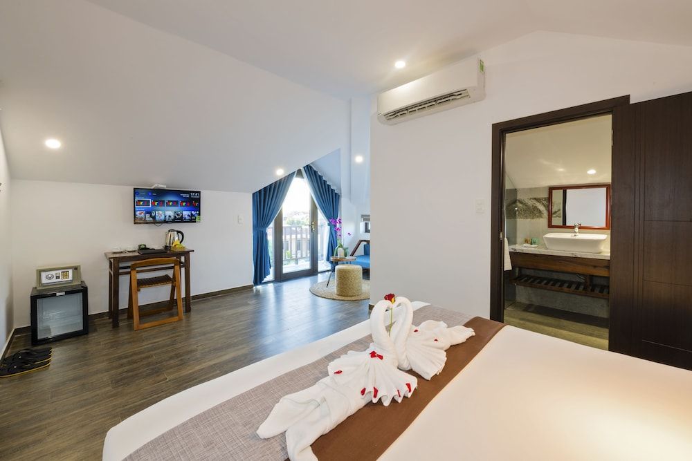 December Hoi An Villa Superior Double Room, City View 6