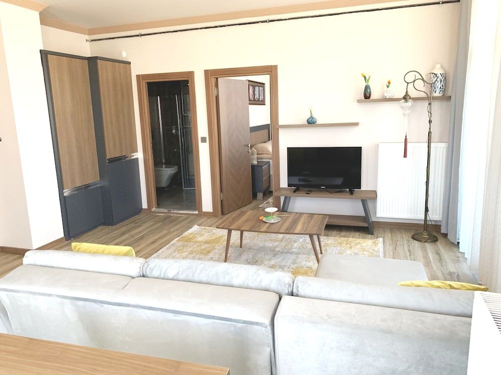 Khall Suite's Grand Suite 11