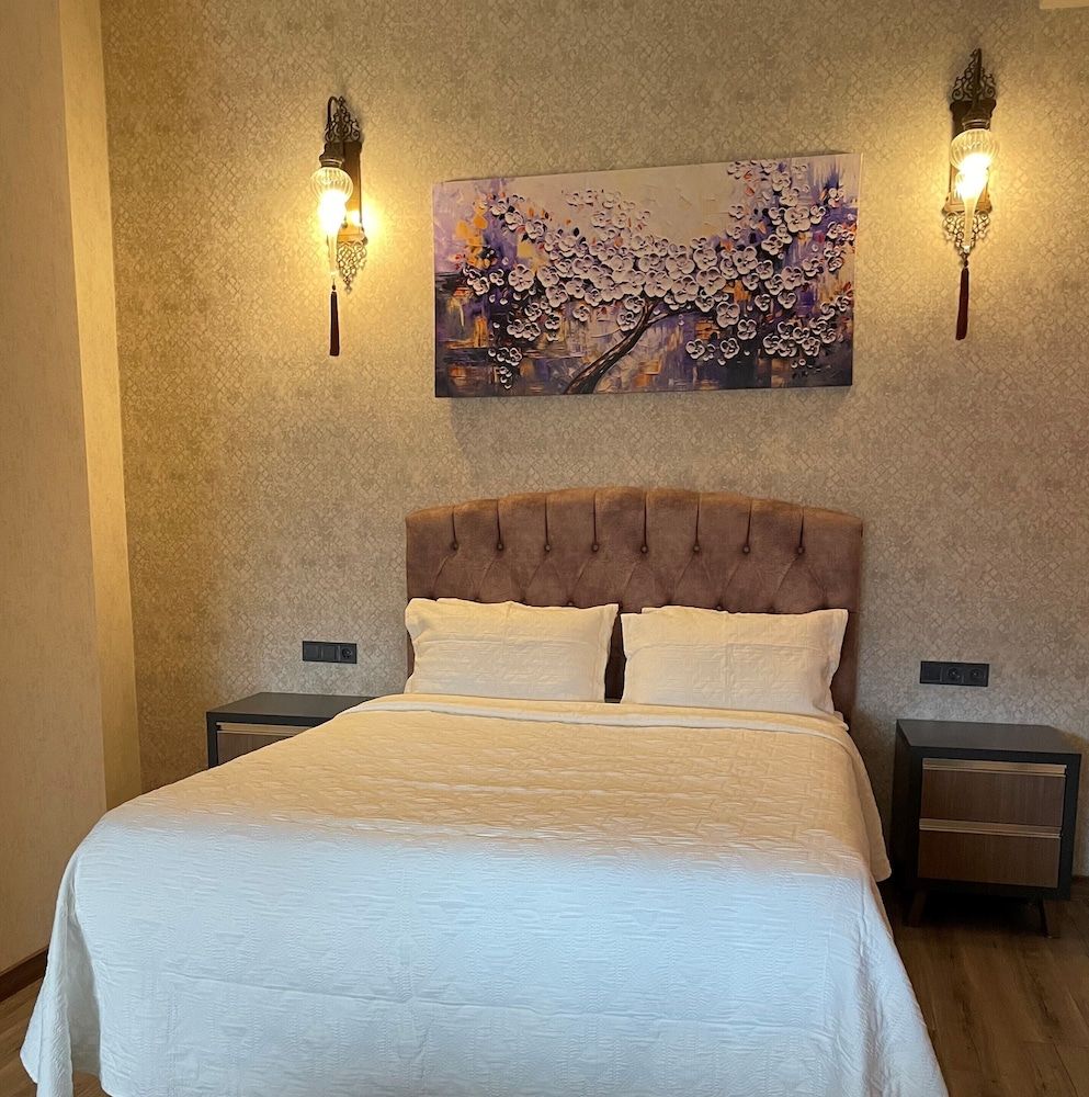 Khall Suite's Grand Suite 3