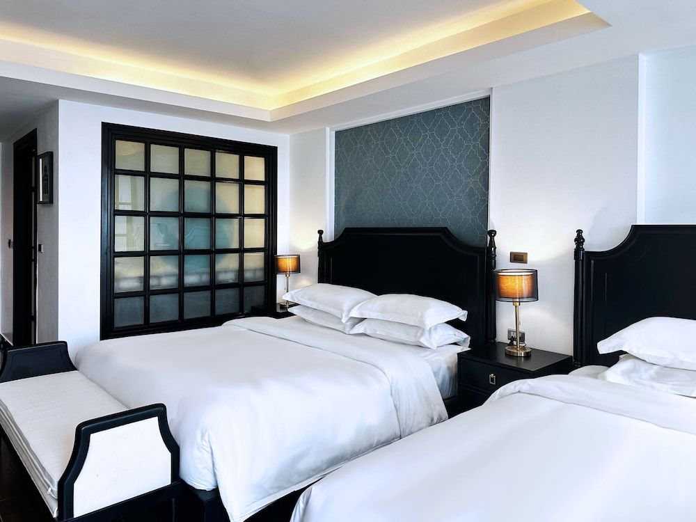 undefined Glory Boutique Suite