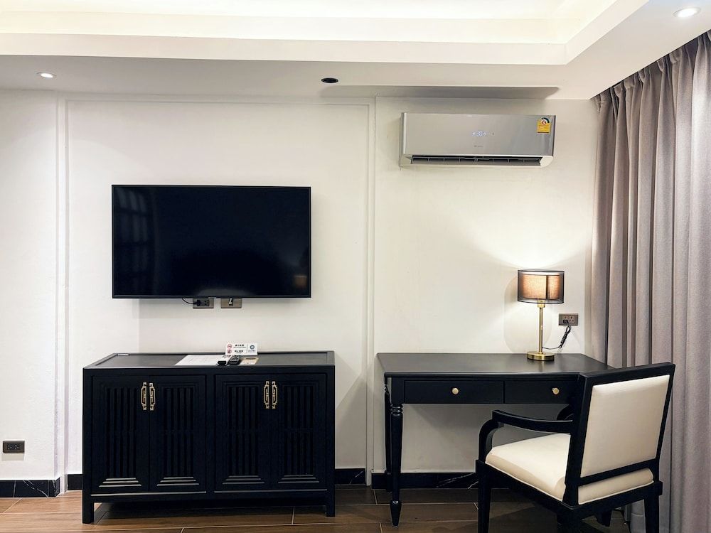 Glory Boutique Suite Standard Twin Room 6