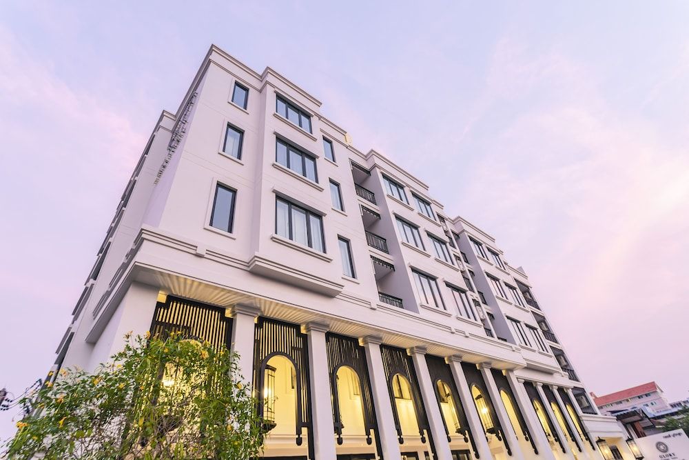 undefined Glory Boutique Suite 2