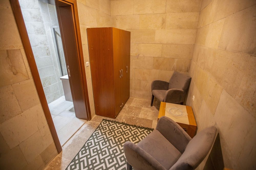 Capiedra Hotel Economy Room, Garden View 6