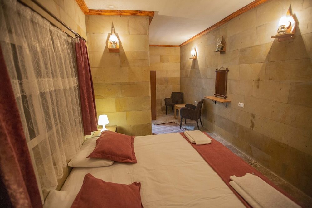 Capiedra Hotel Economy Room, Garden View 3