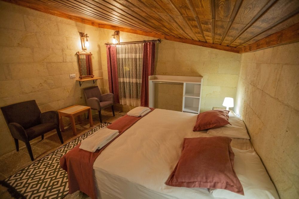 Capiedra Hotel Economy Room, Garden View 4