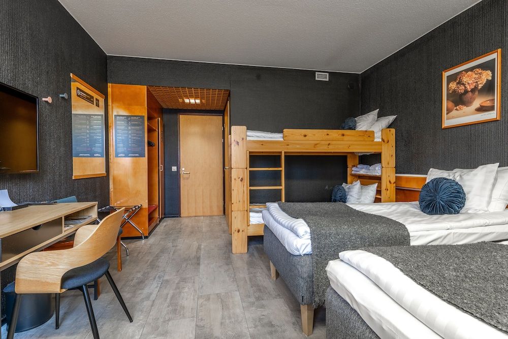 Hotelli Jämsä Basic Quadruple Room 6