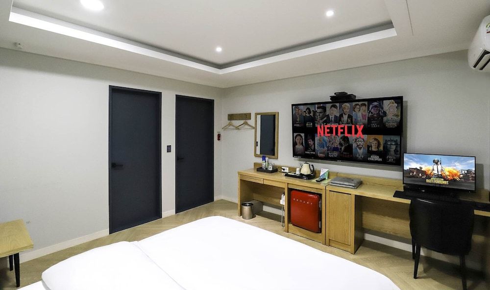 Hotel Primo Standard Room (Check-in at 7pm on Sat&Sun) 14