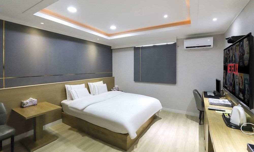 Hotel Primo Standard Room (Check-in at 7pm on Sat&Sun) 5