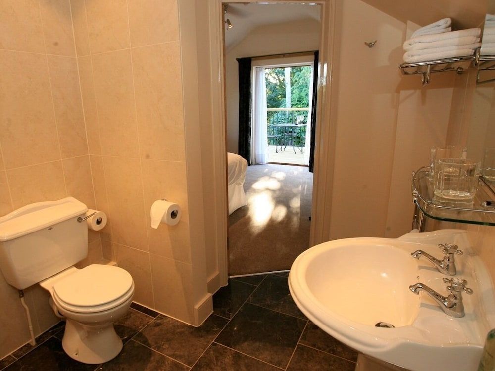 The Oak Inn Staplow Deluxe Triple Room, Ensuite (Countryside view) 2
