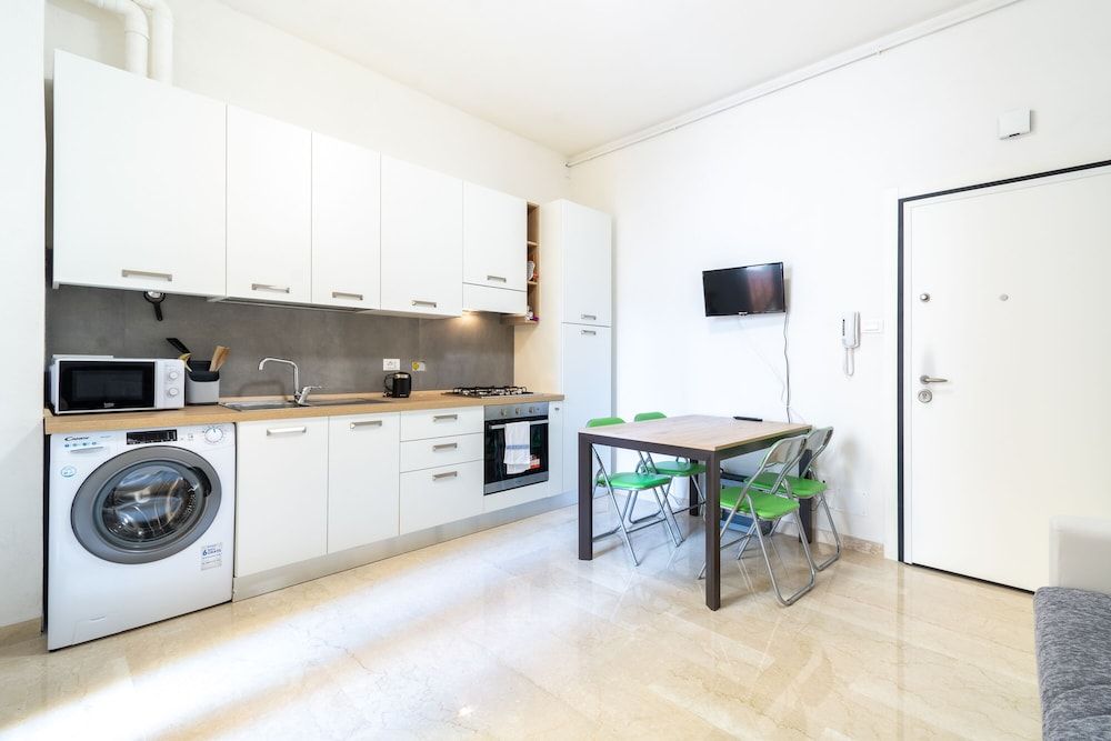 HouSmart San Carlo 17 Apartment 11