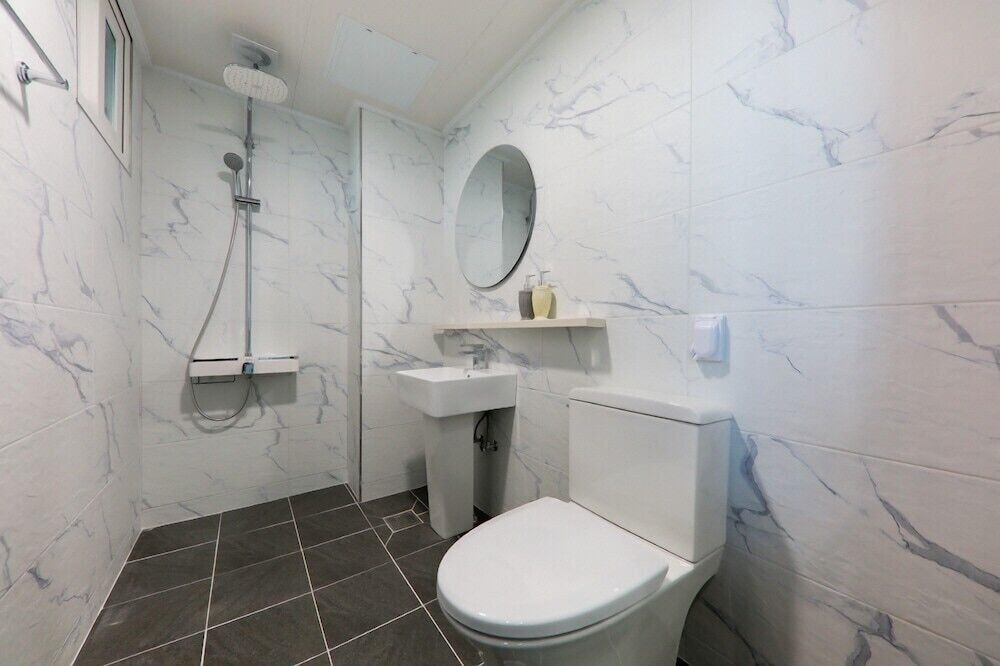 Blue and white pension Room (A-102 duplex bed) 6