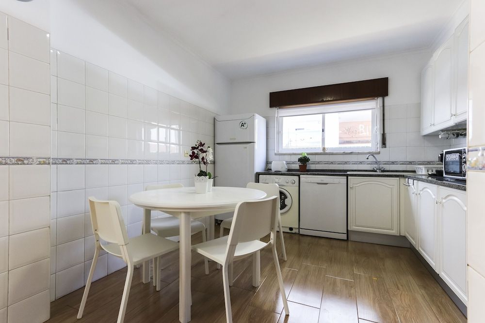 Charming Guesthouse - Sónia´s Houses Double Room, Shared Bathroom (2) 8