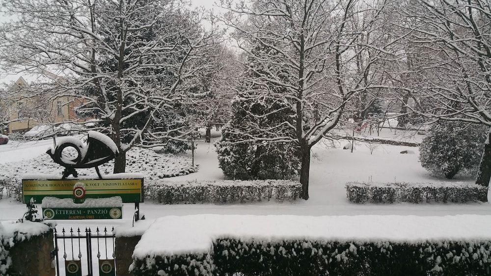 Vadászkürt szálláshely Sopron (ra) Family Room 5