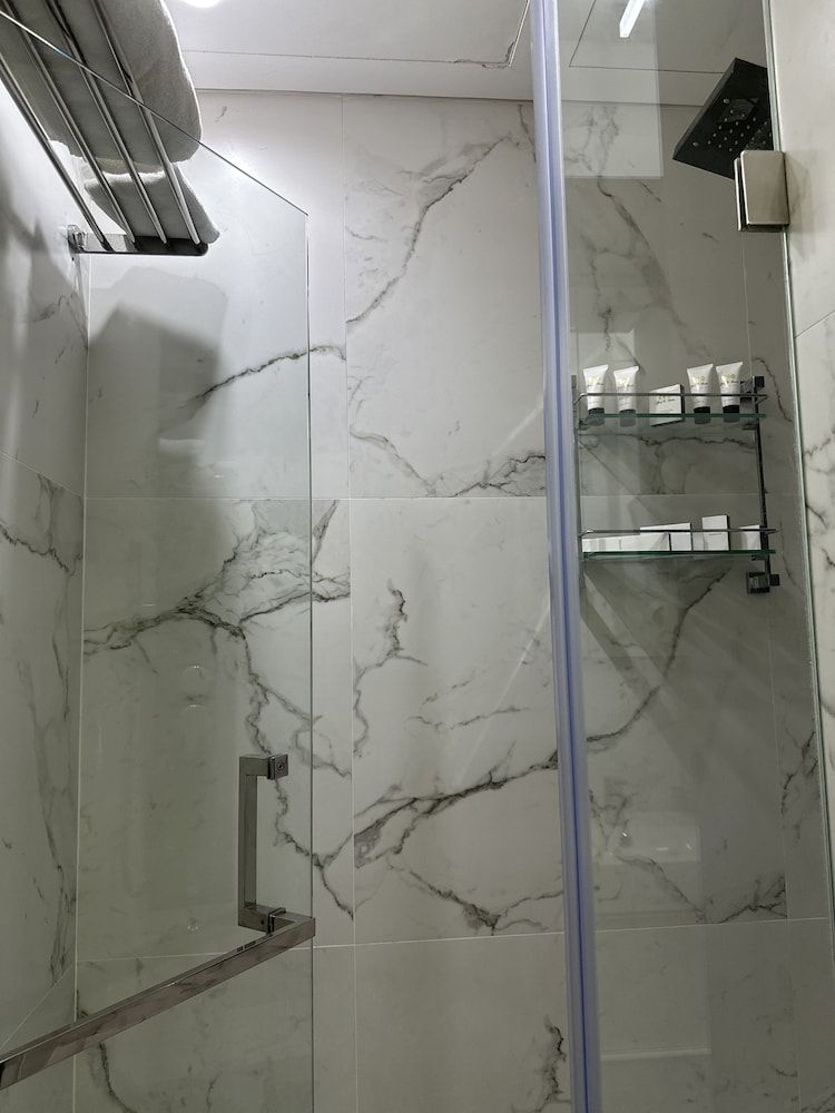 RB 466 Hotel Executive Suite 16