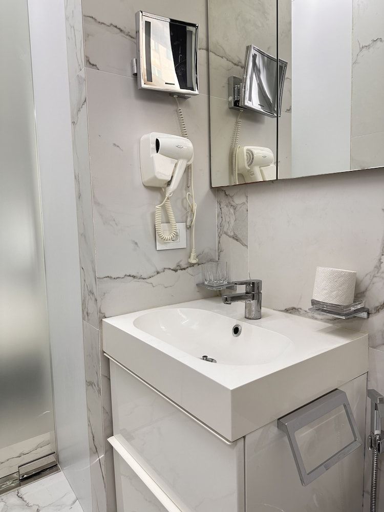 RB 466 Hotel Executive Suite 19