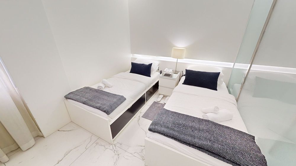 undefined RB 466 Hotel 4