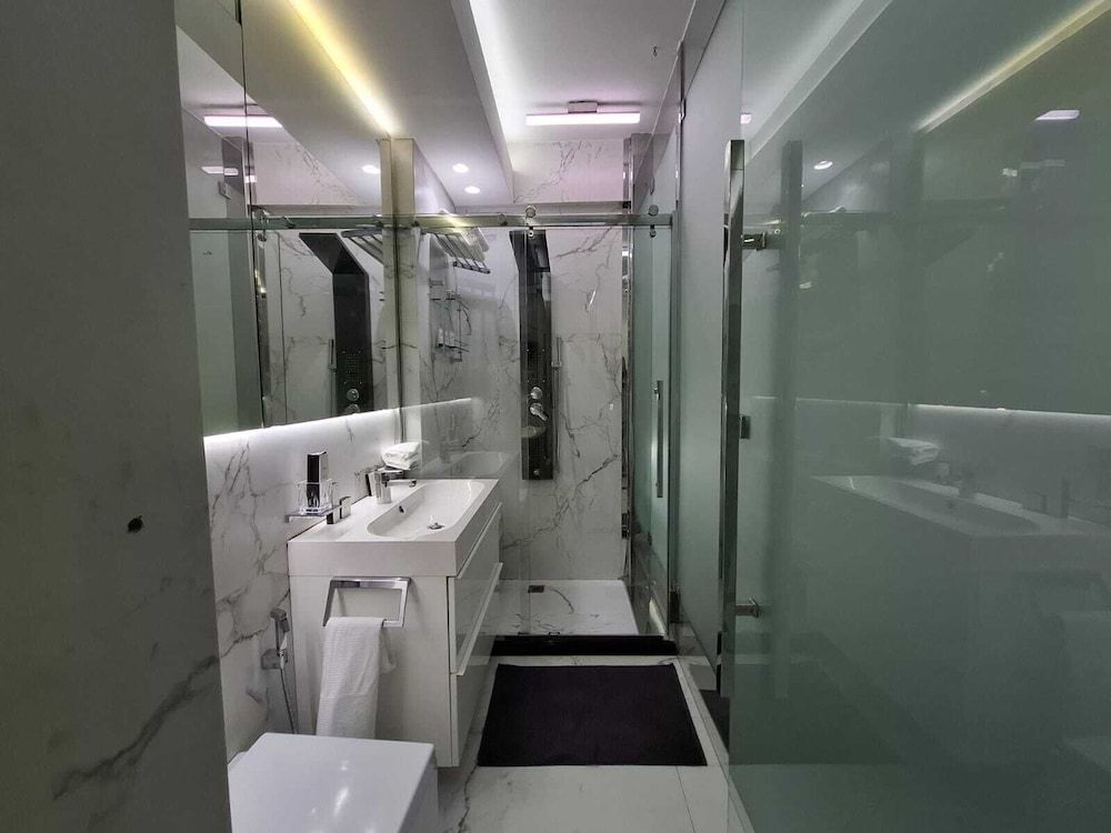 RB 466 Hotel Deluxe Single Room, 1 Bedroom, Non Smoking, Courtyard View 13