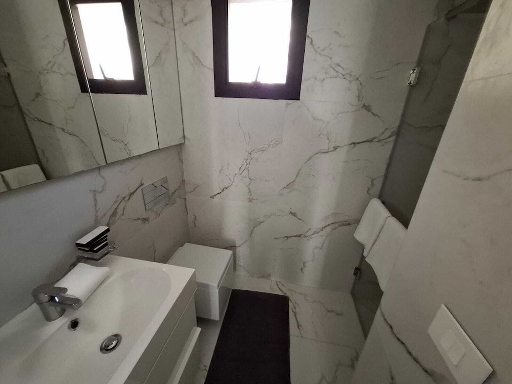 RB 466 Hotel Deluxe Single Room, 1 Bedroom, Non Smoking, Courtyard View 12