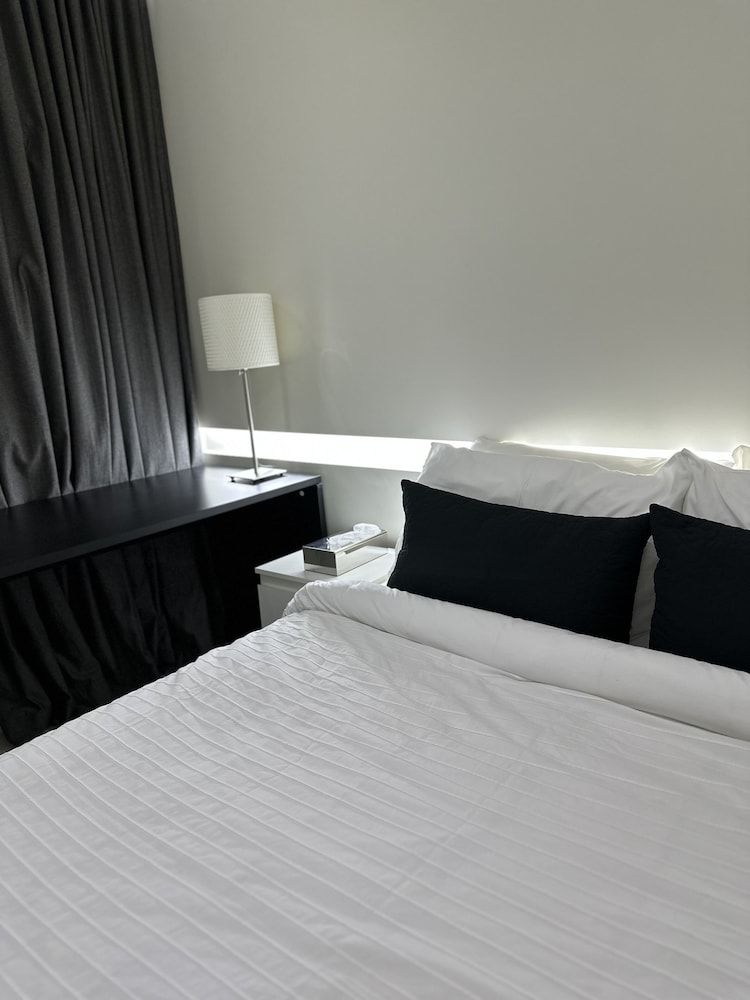 undefined RB 466 Hotel 9