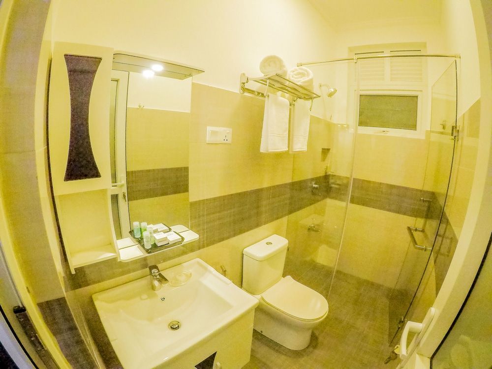Shamaz Galle Deluxe Double Room 10