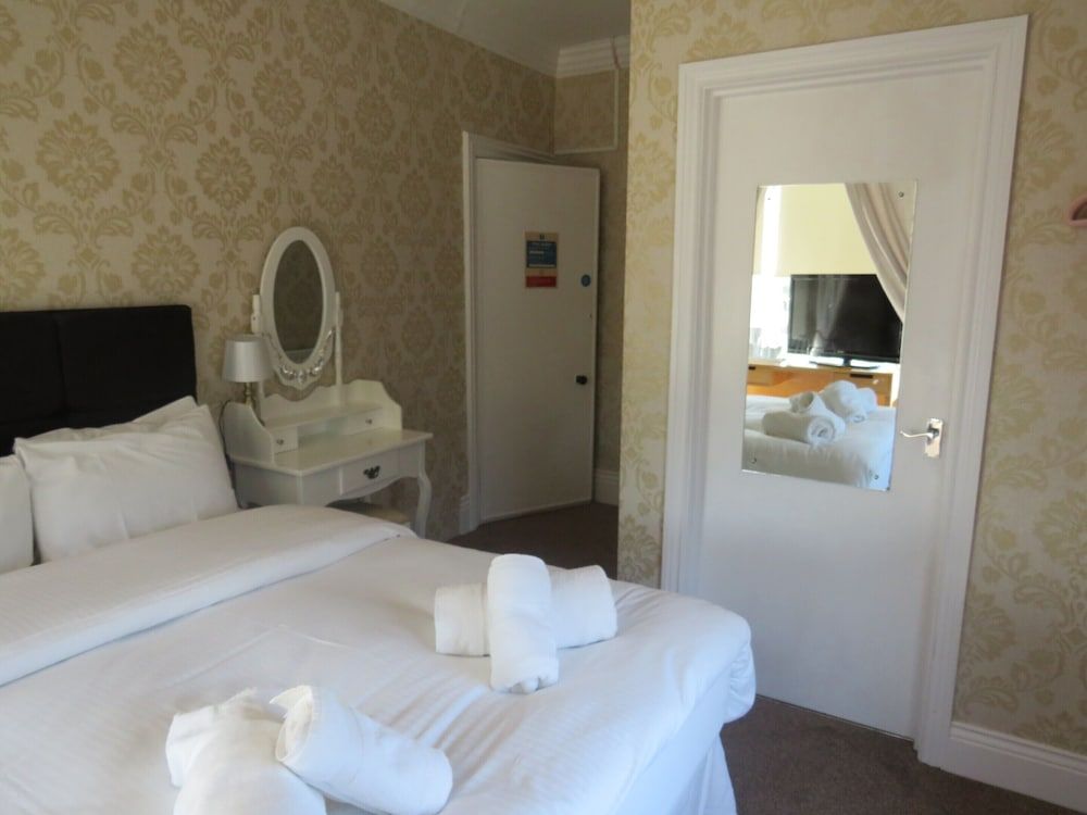 The Queens Arms Hotel Comfort Double Room, Ensuite (room 4 double) 3