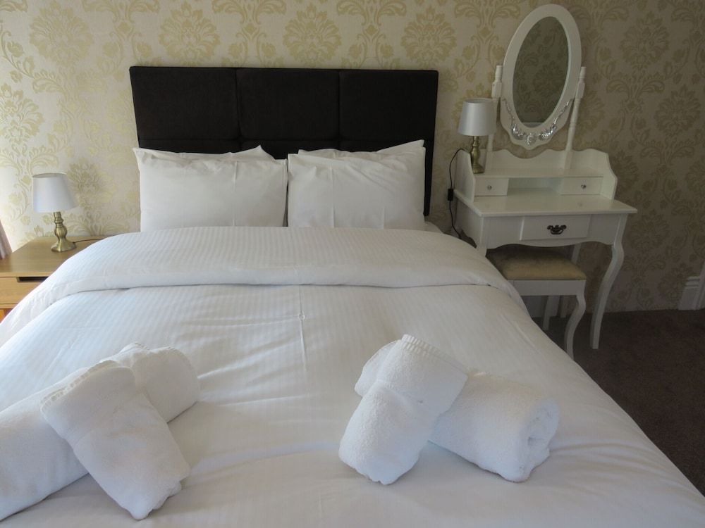 The Queens Arms Hotel Comfort Double Room, Ensuite (room 4 double) 4