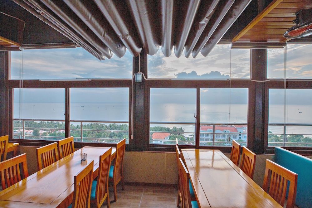 undefined Stellar Hotel 6